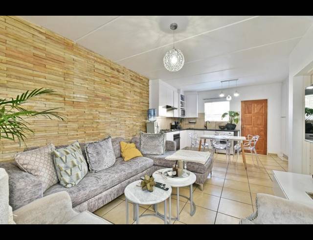 3 BEDROOM TOWNHOUSE FOR SALE IN WILGEHEUWEL